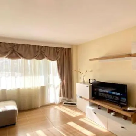 Apartman Cozy Urban Retreat For Two Ravda